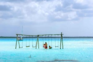 Pontón de Bacalar: Visita la Laguna de los 7 Colores y el Cenote Azul