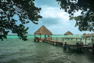 Pontón de Bacalar: Visita la Laguna de los 7 Colores y el Cenote Azul