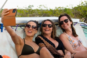 Bacalar: Private Sailboat Tour with Lagoon Swimming