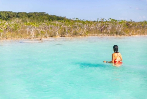 Bacalar: Private Sailboat Tour with Lagoon Swimming