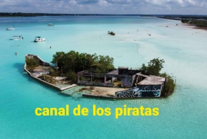 Bacalar: Tour en barco con pontones compartidos