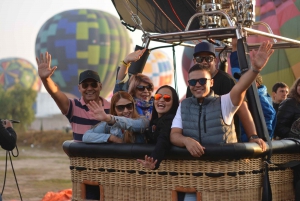 Vuelo en globo y visita a Teotihuacán con desayuno desde Ciudad de México