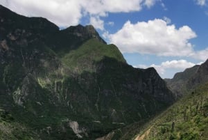 Tour guiado por el Parque de Tolantongo con transporte de ida y vuelta