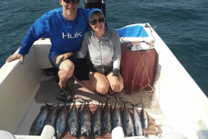 Excursión por la bahía: Tour en barco privado con snorkel y pesca