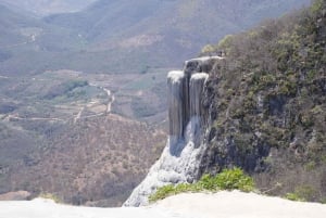 Mitla, Hierve el agua, Árbol del Tule, Tapetes, Destileria de mezcal tour