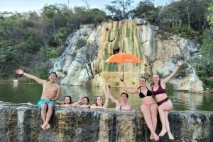 Mitla, Hierve el agua, Árbol del Tule, Tapetes, Destileria de mezcal tour