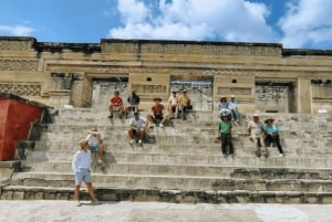 Mitla, Hierve el agua, Árbol del Tule, Tapetes, Destileria de mezcal tour