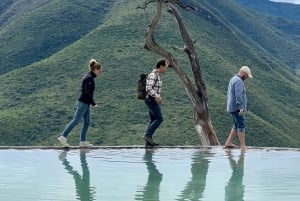 Hierve el Agua: medio día