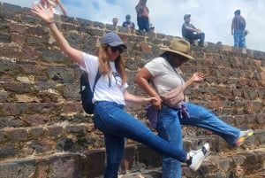 BREAKFAST IN AN UNDERGROUND CAVE + TEOTIHUACÁN: