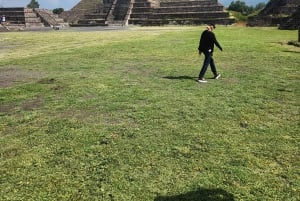 BREAKFAST IN AN UNDERGROUND CAVE + TEOTIHUACÁN: