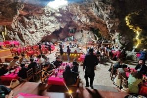 BREAKFAST IN AN UNDERGROUND CAVE + TEOTIHUACÁN: