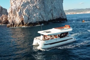 Cabo: Tour privado en catamarán