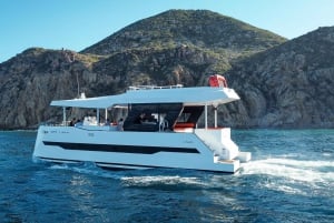 Cabo: Tour privado en catamarán