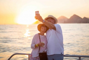 Cabo San Lucas: 2 Hour Sunset Cruise with Food and Wine