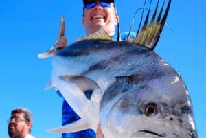 Cabo San Lucas: 33' Bertram 'La Paloma' Charter de Pesca