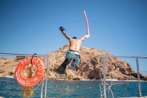 Cabo San Lucas: 4-Hour Snorkeling Cruise with Open Bar