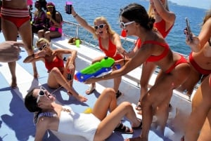 Cabo San Lucas: Adults-Only Boat Party with Drinks & Live DJ