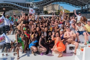 Cabo San Lucas: Fiesta en barco sólo para adultos con bebidas y DJ en directo