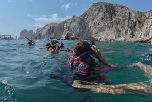 Cabo San Lucas: Guided Snorkeling Tour with Transportation