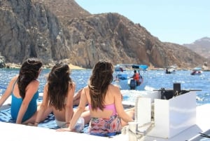 Cabo San Lucas: La Tortuga Catamaran Snorkeling Tour