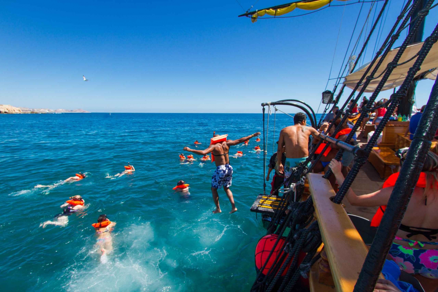 Cabo San Lucas: Pirate Cruise with Snorkel Treasure Hunt