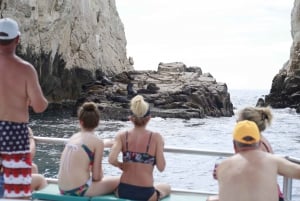Excursión Privada en Mini Catamarán por Cabo San Lucas