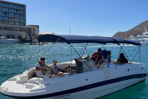 Cabo San Lucas: Tour privado en yate con equipo de snorkel