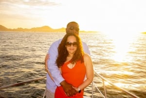 Cabo San Lucas: Sunset Cruise Experience