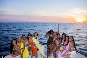 Cabo San Lucas: Sunset Cruise Experience