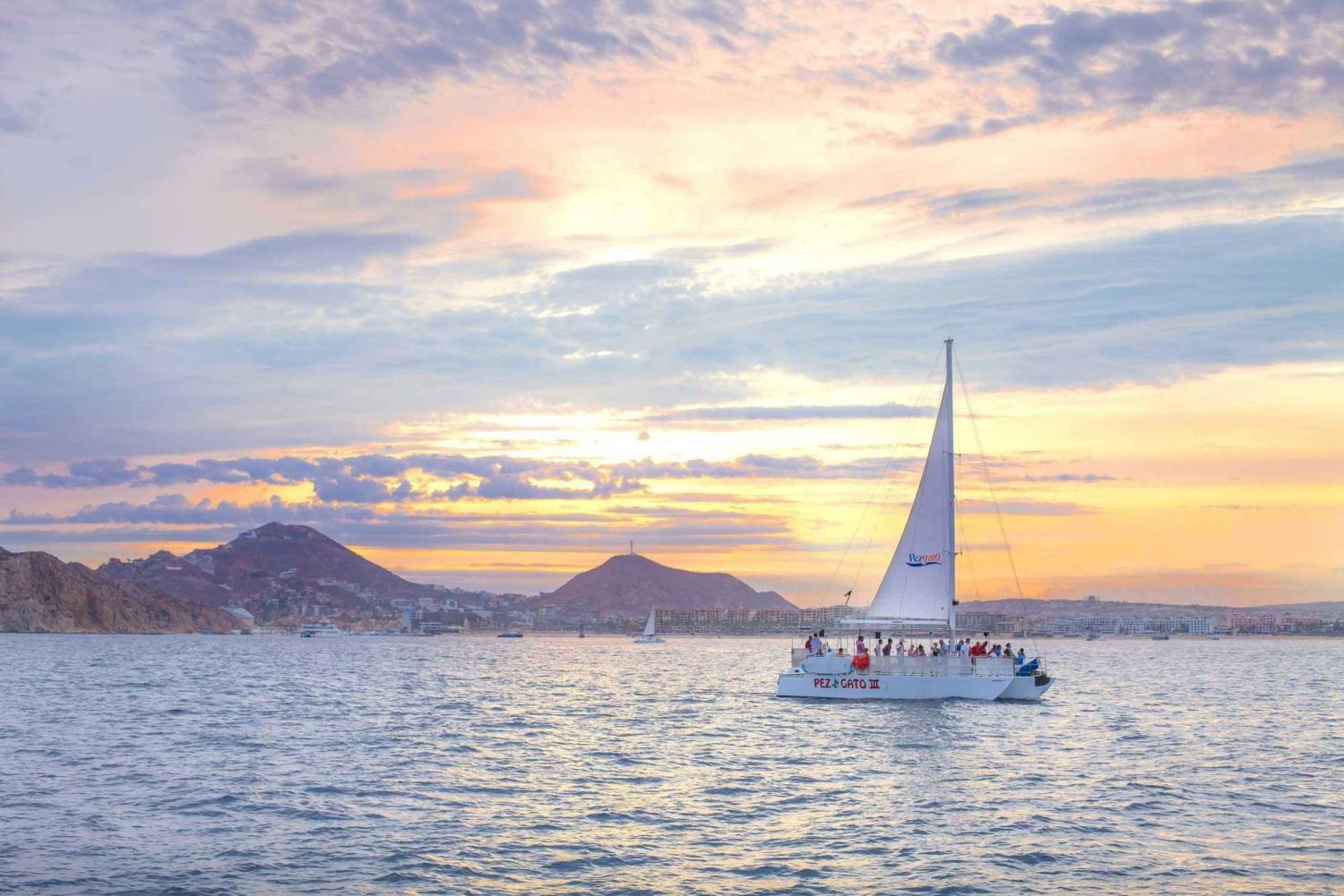 Cabo San Lucas: Sunset Party Cruise with Open Bar