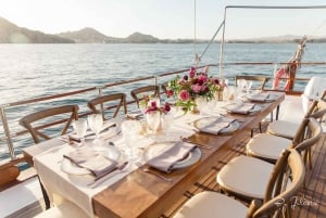 Cabo San Lucas: Sunset Yacht Cruise w/Chef Dinner & Open Bar