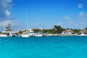 Cancun: Catamaran to Isla Mujeres with Open Bar & Buffet