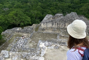 Ruinas de Calakmul y Parada en la Selva