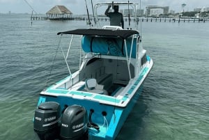 Cancun: 25 ft. Correct Craft Offshore Fishing Experience