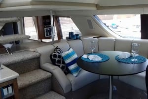 Cancun: 4-hour 55ft Luxury Yacht Rental with Food and Drinks