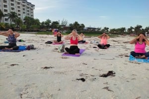 Cancún: Clase de Yoga en la Playa con Meditación Guiada