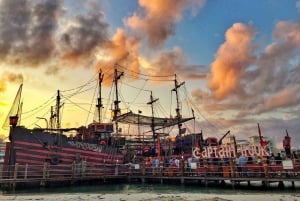 Cancun: Captain Hook Pirate Ship Dinner Cruise with Show