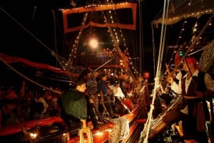 Cancun: Captain Hook Pirate Ship Dinner Cruise with Show