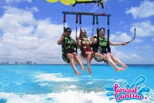 Cancún: Catamarán Plus a Isla Mujeres con Parasail