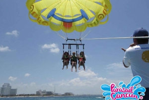 Cancún: Catamarán Plus a Isla Mujeres con Parasail