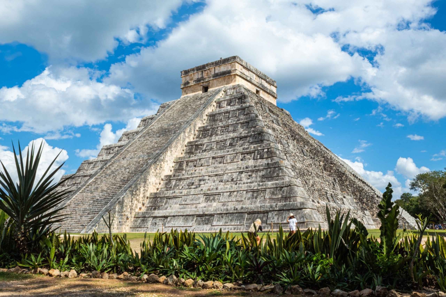 Cancun: Chichen Itza & Cenote Tour with Entry Fees and Lunch