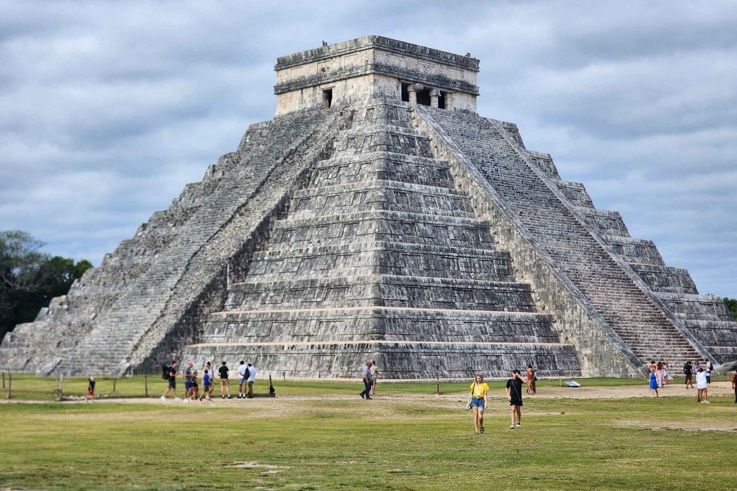 Cancún Classic Chichén Itzá, Cenote Saamal & Valladolid tour