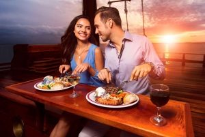 Cancun: Columbus The Romantic Dinner Cruise