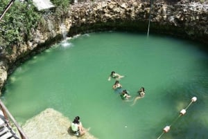 Cancún/Riviera Maya: Excursión a caballo, en quad, tirolesa y cenotes