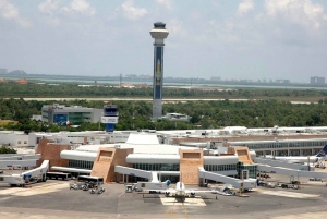 Cancún International Airport: Shared Transfer with Wi-Fi