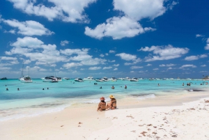 Cancún: Excursión en carrito de golf por Isla Mujeres, barra libre y comida