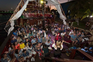 Cancun: Jolly Roger Pirate Show With Dinner