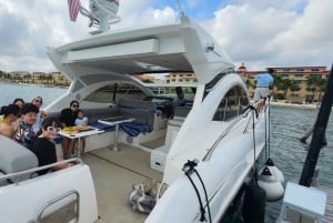 Cancun: Luxury Sunseeker 50 Yacht Charter to Isla Mujeres