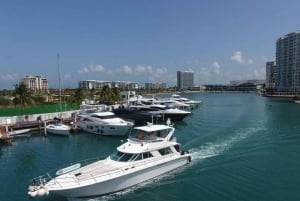 Cancun: Luxury Yacht Tour to Isla Mujeres with Chef - SR55C