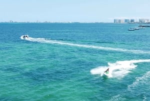 Cancún: Excursión en Parasailing y Jet Ski en la Bahía de Cancún